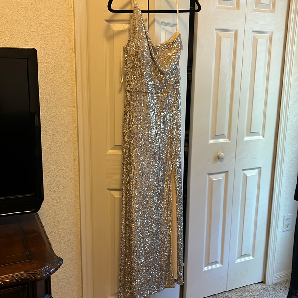 Beautiful Brand new Formal Dress!!!